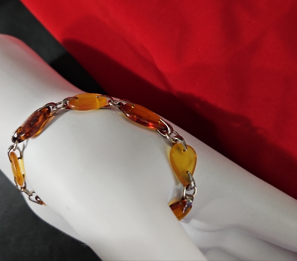 Amber and 925 Bracelet - Picture 4 of 11